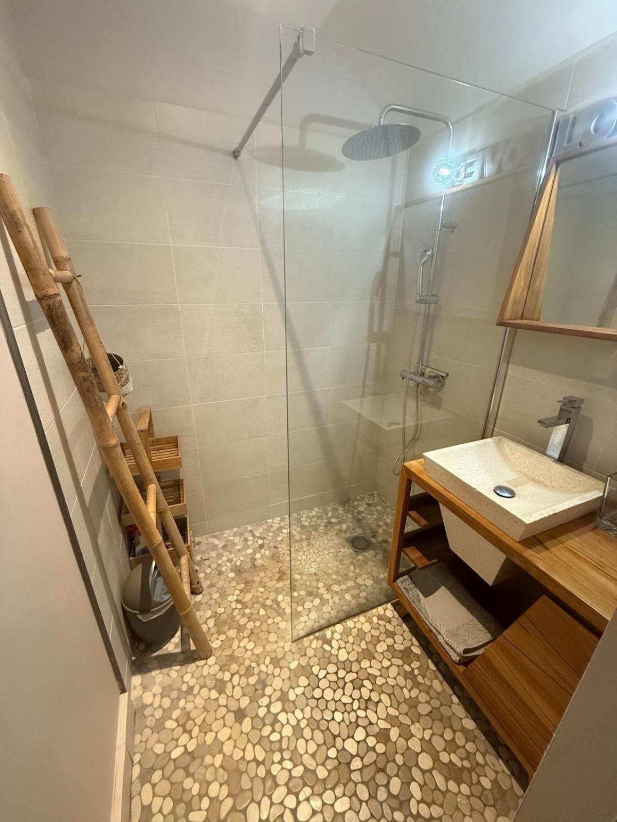 Le Havre De Paix En Garrigue 4 Chambres 3 Sdb Piscine Bezouce Exteriör bild